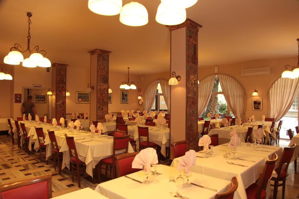 Albergo Degli Amici مونتيروسّو ال ماري المظهر الخارجي الصورة